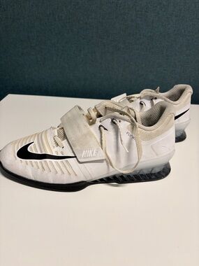 Nike Romaleos 3 White and Black Weightlifting Shoes - Sz 11.5
